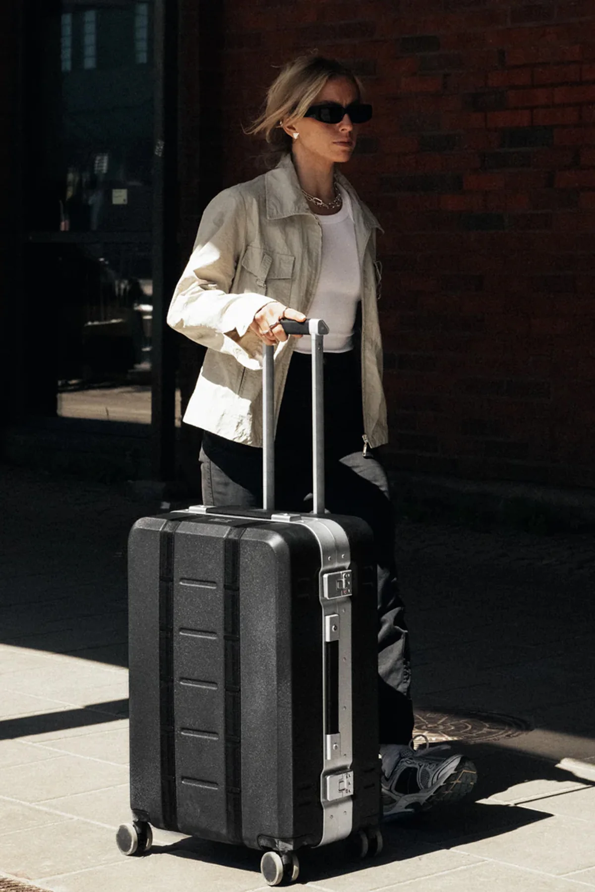 Ramverk Pro Check-in Luggage Medium - Image 2
