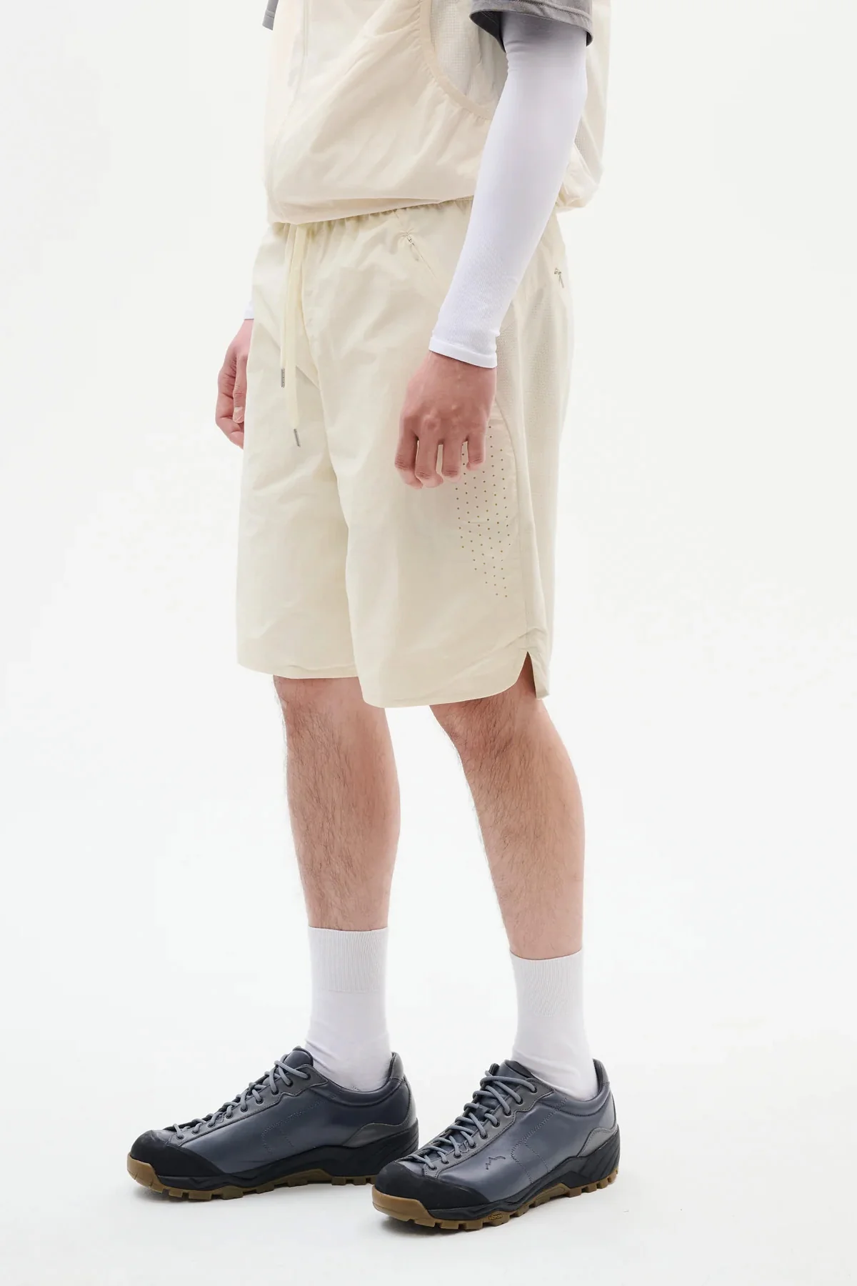 LIGHT TECHNICAL SHORTS - Image 3