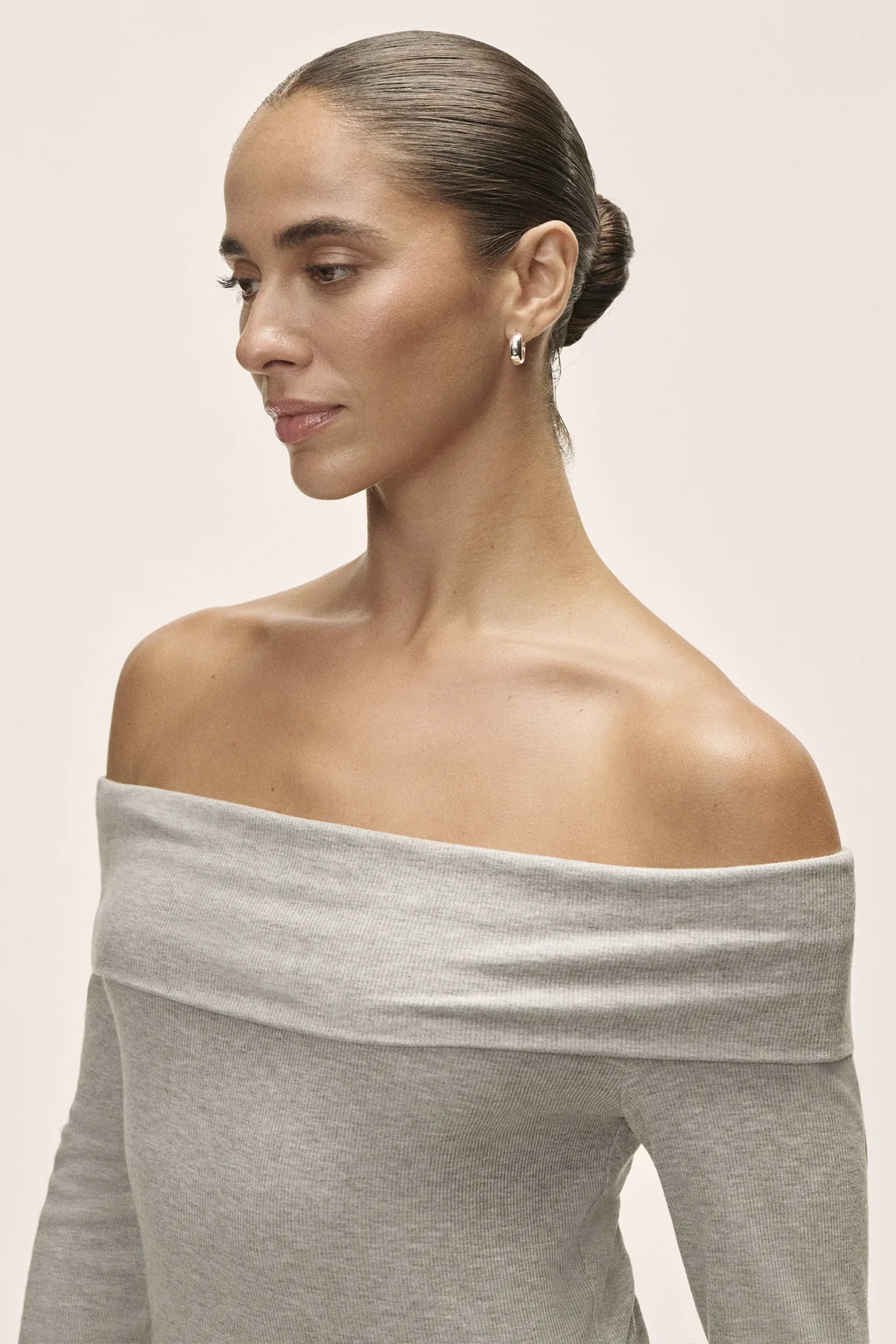 Off Shoulder Rib Longsleeve - Image 3