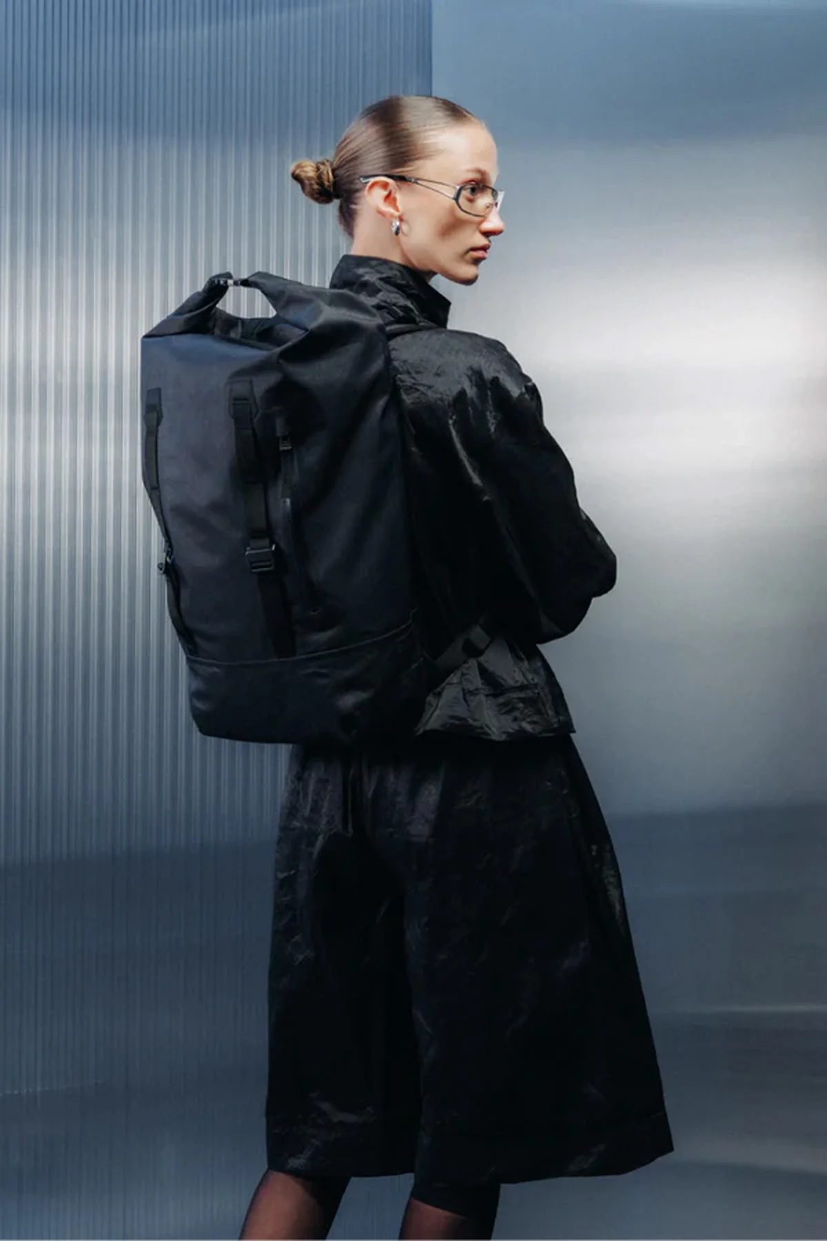 Essential Rolltopp Backpack 32L - Image 2