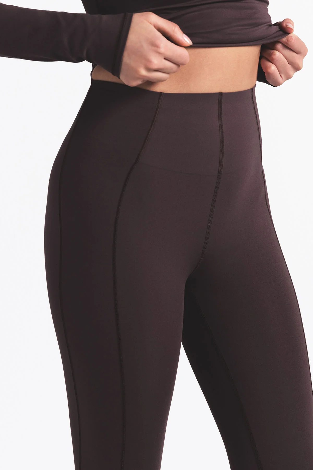TNF X SKIMS W REFINA LEGGING - Image 4