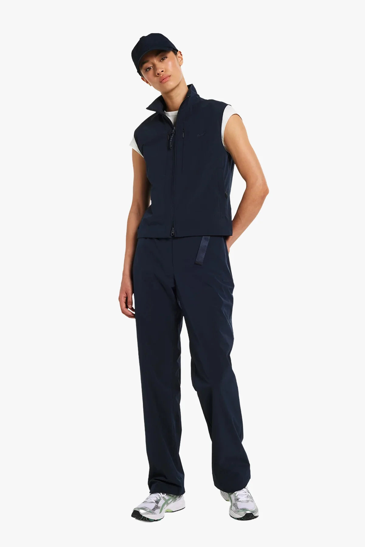 Hjelle Lightweight Vest - Image 4